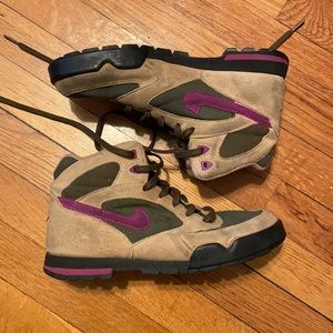 Vintage 1992 Nike hiking boots